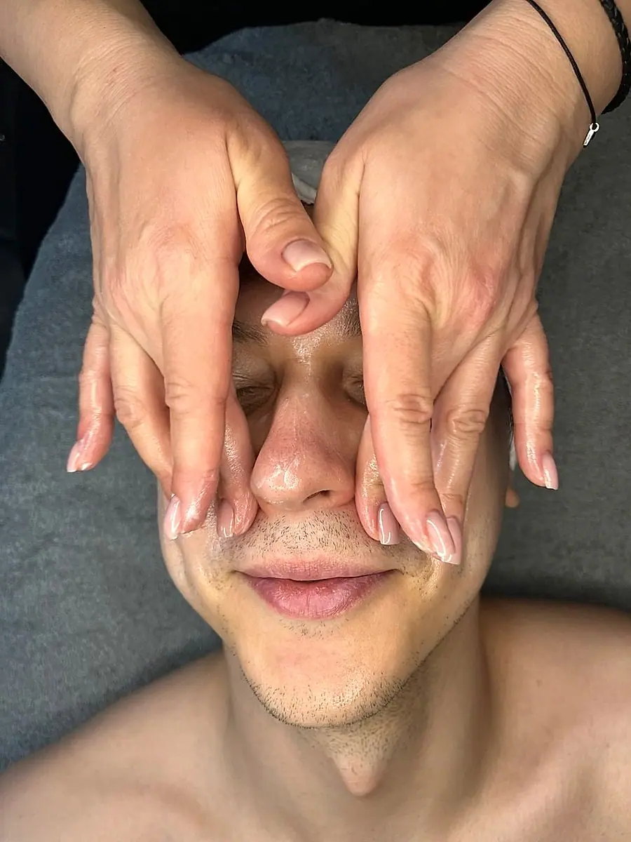 Relaxing facial massage treatment in Peabody MA